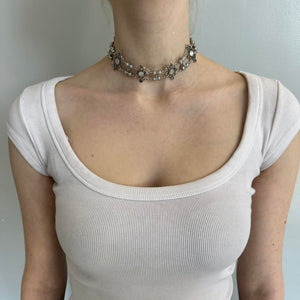 Vintage silver pearl choker necklace, floral filigree statement choker, coquette jewelry, cottagecore necklace, Victorian-inspired jewelry, antique silver necklace, romantic pearl choker, renaissance-core accessory, feminine fashion jewelry, and vintage-inspired statement necklace for women.
