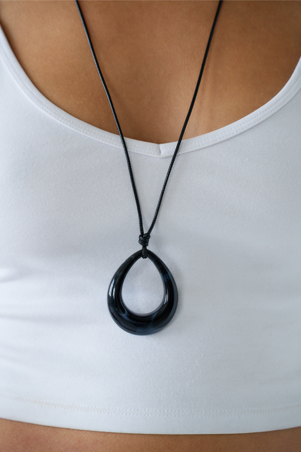 Black Teardrop Pendant Necklace