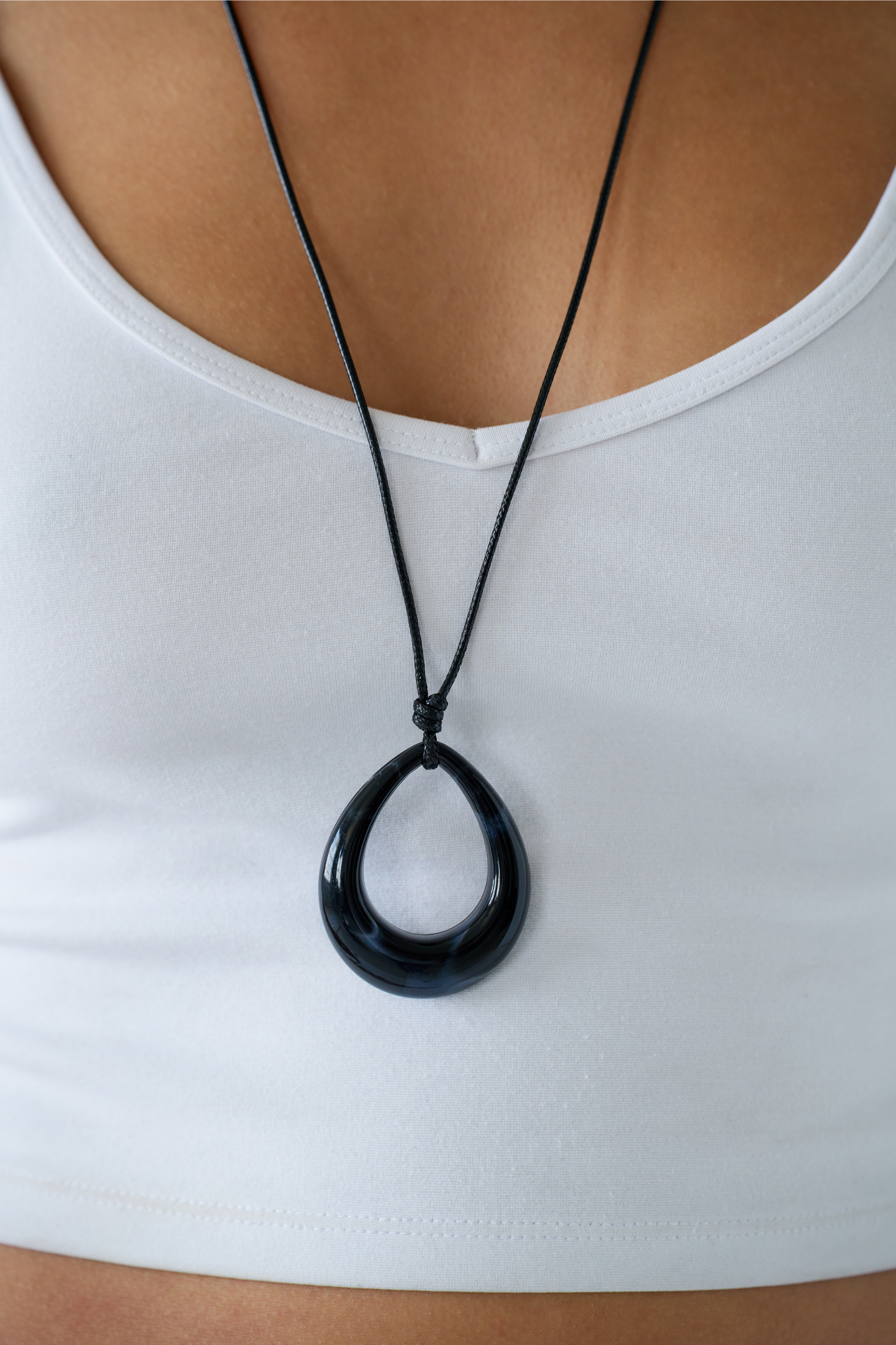 Black Teardrop Pendant Necklace