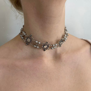 Vintage silver pearl choker necklace, floral filigree statement choker, coquette jewelry, cottagecore necklace, Victorian-inspired jewelry, antique silver necklace, romantic pearl choker, women's vintage accessory, renaissance-core jewelry, and feminine statement necklace.